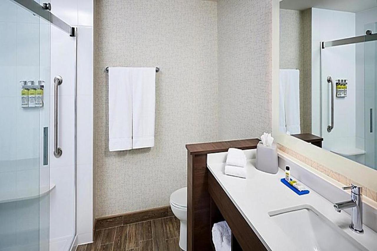 Holiday Inn Express - Canton By Ihg Экстерьер фото